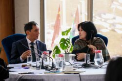 МЕКТЕПКЕ ЧЕЙИНКИ БИЛИМ БЕРҮҮНҮ ӨНҮКТҮРҮҮ ҮЧҮН КҮЧТӨРДҮ БИРИКТИРҮҮ