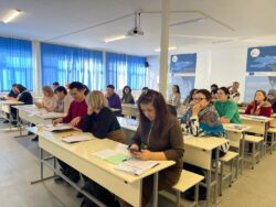 КЕСИПТИК ЛИЦЕЙЛЕРДИН ПЕДАГОГДОРУ ОКУТУУНУН ЭЛЕКТРОНДУК ПЛАТФОРМАЛАРЫН ҮЙРӨНҮҮДӨ