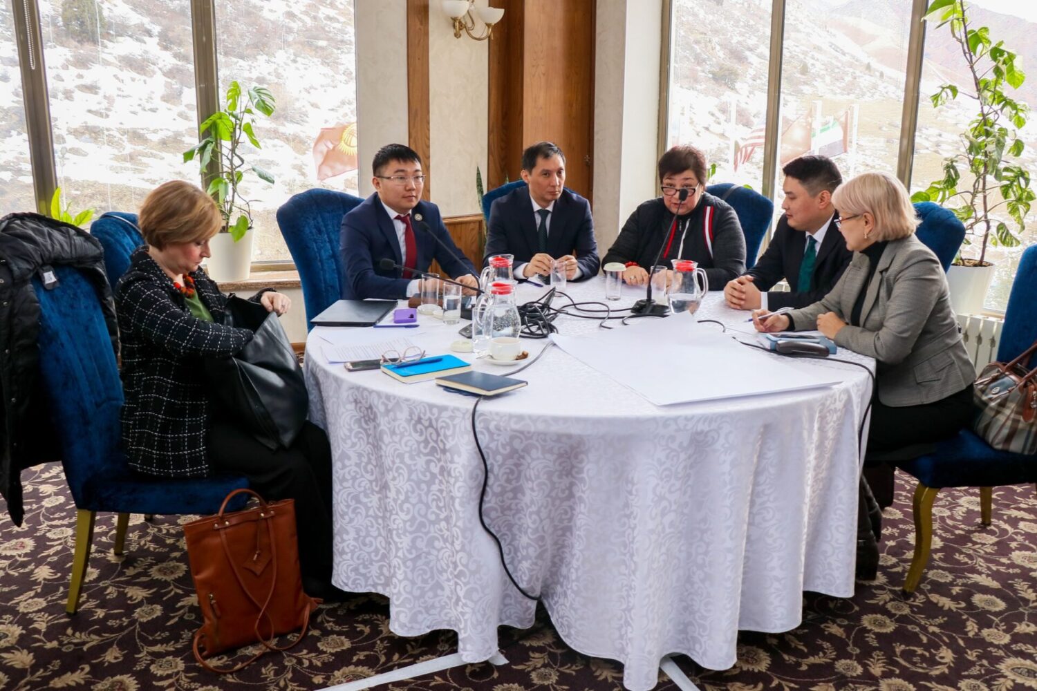 МЕКТЕПКЕ ЧЕЙИНКИ БИЛИМ БЕРҮҮНҮ ӨНҮКТҮРҮҮ ҮЧҮН КҮЧТӨРДҮ БИРИКТИРҮҮ