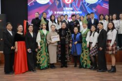 ОШМУДА ЭЛ АРАЛЫК ЭНЕ ТИЛ КҮНҮ БЕЛГИЛЕНДИ