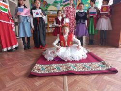 ЭЛ АРАЛЫК ЭНЕ ТИЛ КҮНҮНӨ АРНАЛДЫ