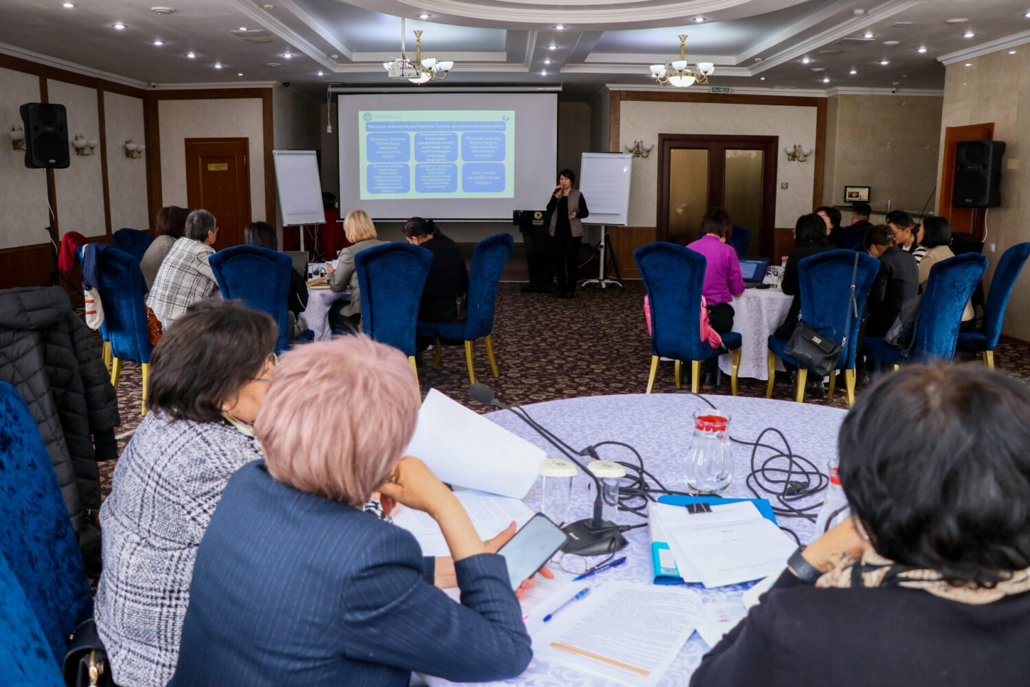 МЕКТЕПКЕ ЧЕЙИНКИ БИЛИМ БЕРҮҮНҮ ӨНҮКТҮРҮҮ ҮЧҮН КҮЧТӨРДҮ БИРИКТИРҮҮ