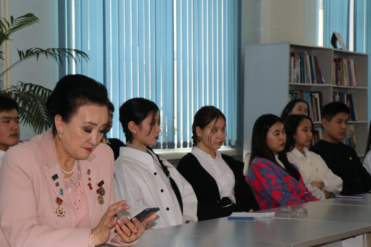 ЭЛ АРАЛЫК «ЭНЕ ТИЛ» КҮНҮ БЕЛГИЛЕНДИ