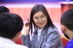 ЧЕТ ӨЛКӨЛҮК СТУДЕНТТЕР АКЫЛ ТАЙМАШЫНДА БЕТТЕШТИ