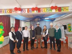 ЖУМГАЛДА «АНГЛИС ТИЛИНИН БИР АЙЛЫГЫ» БЕЛГИЛЕНДИ