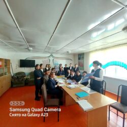 ЗАМАН МЕНЕН АДЫМДАШ ДИРЕКТОР