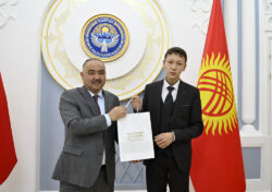 ӨЛКӨНҮН КЕЛЕЧЕГИ – БИЛИМДҮҮ ЖАШТАРДЫН КОЛУНДА