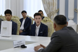 ӨЛКӨНҮН КЕЛЕЧЕГИ – БИЛИМДҮҮ ЖАШТАРДЫН КОЛУНДА