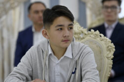 ӨЛКӨНҮН КЕЛЕЧЕГИ – БИЛИМДҮҮ ЖАШТАРДЫН КОЛУНДА