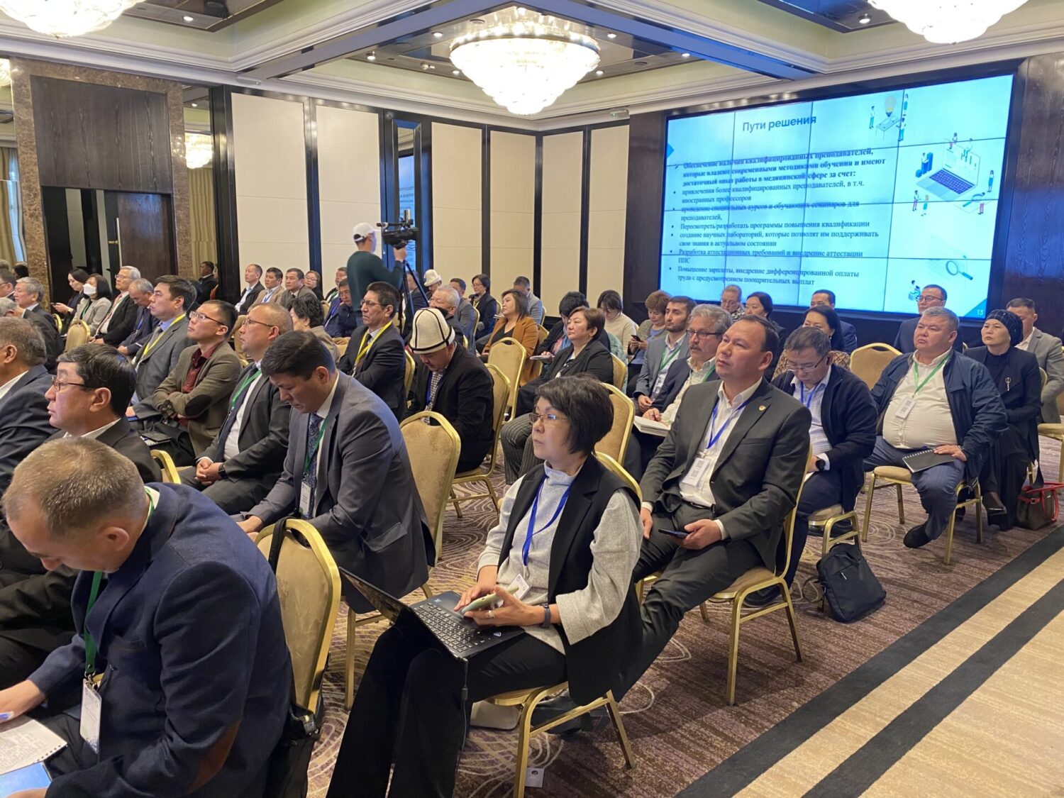 К. Иманалиев: «Жогорку окуу жайлар бири бирин атаандаш эмес, өнөктөш катары көрүшү керек»