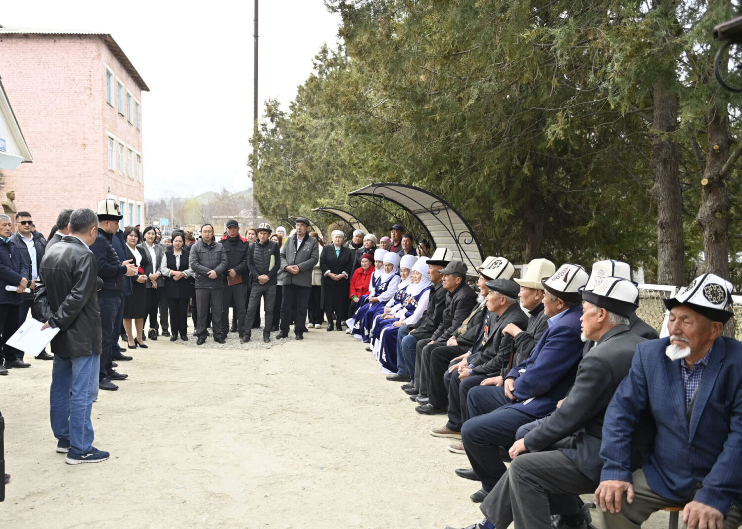 НУРЛАНБЕК ШАКИЕВДИН ИШ САПАРЫ ТОКТОГУЛ РАЙОНУНАН БАШТАЛДЫ