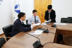 МИНИСТР КАНЫБЕК ИМАНАЛИЕВ ПРОВОДИТ ПРИЁМ ГРАЖДАН