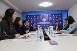 КАНЫБЕК ИМАНАЛИЕВ БУУнун ДҮЙНӨЛҮК АЗЫК-ТҮЛҮК ПРОГРАММАСЫНЫН ӨКҮЛДӨРҮ МЕНЕН КЫЗМАТТАШУУНУ ТАЛКУУЛАДЫ