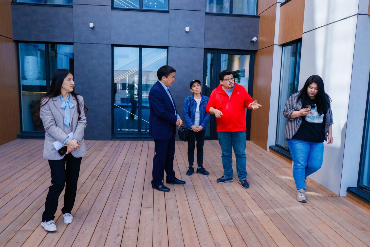 КАНЫБЕК ИМАНАЛИЕВ ПОСЕТИЛ КРЕАТИВНЫЙ ЦЕНТР ОloloPLANET