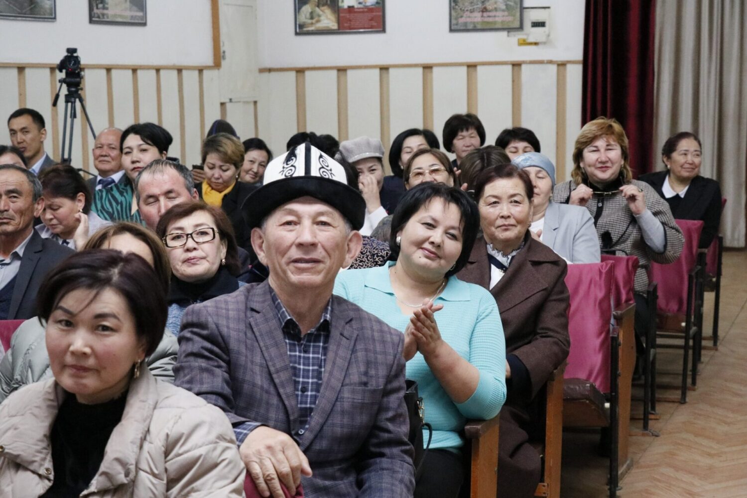 ТАЛАС ОБЛУСУНУН ЖАЛПЫ БИЛИМ БЕРҮҮ УЮМДАРЫНЫН ДИРЕКТОРЛОРУ ҮЧҮН 3 КҮНДҮК ОКУТУУ БАШТАЛДЫ