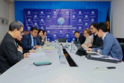 МИНИСТР САПАТТУУ БИЛИМ АЛУУГА БИРДЕЙ ЖЕТКИЛИКТҮҮЛҮКТҮ КАМСЫЗ КЫЛУУНУ ТАЛКУУЛАДЫ