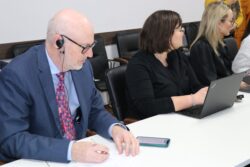 КАНЫБЕК ИМАНАЛИЕВ: “БИЛИМДҮҮ КООМ – ДЕНИ САК ӨЛКӨ”