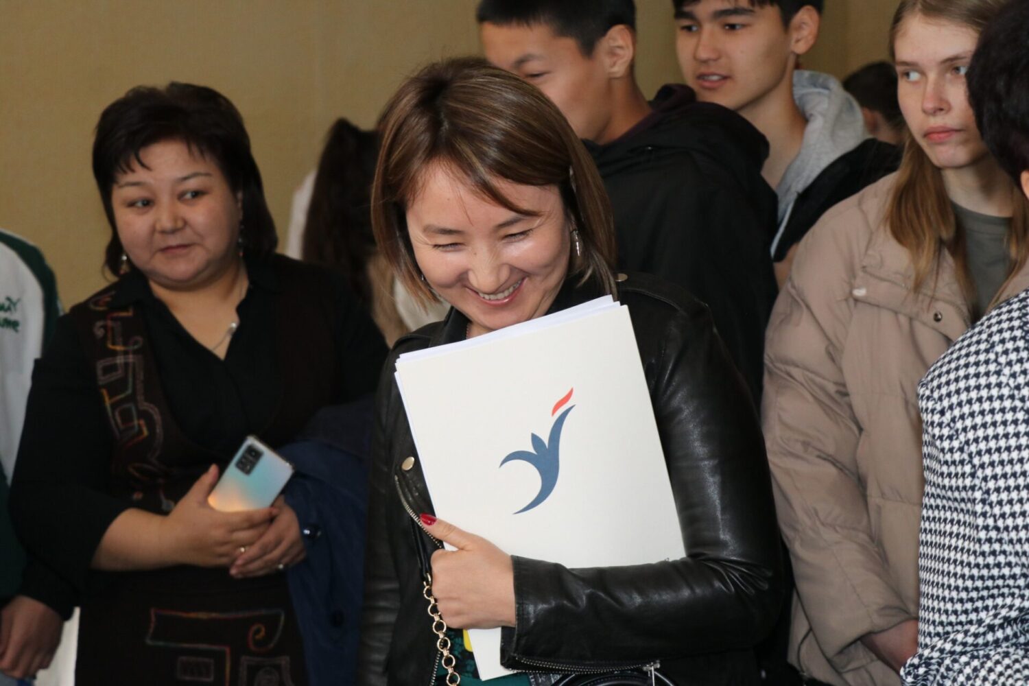 РАСУЛ АБАЗБЕК УУЛУ: «КЕСИПТИК ЛИЦЕЙЛЕР АРТЫКЧЫЛЫКТУУ КЕСИПТЕР БОЮНЧА БИЛИМ БЕРЕТ»