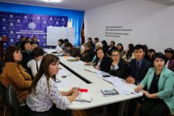 “ӨКМӨТТҮК АКСЕЛЕРАТОРЛОР” ПРОГРАММАСЫН ИЛГЕРИЛЕТҮҮ БОЮНЧА ВЕДОМСТВОЛОР АРАЛЫК КОМИССИЯНЫН ОТУРУМУ ӨТТҮ