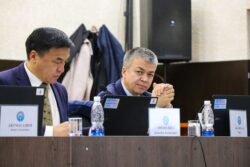 КОЛЛЕГИЯ: БИР КАТАР РАЙОНДУК БИЛИМ БЕРҮҮ БӨЛҮМДӨРҮНҮН ЖЕТЕКЧИЛЕРИНИН КЫЗМАТ ОРДУ КАРАЛАТ