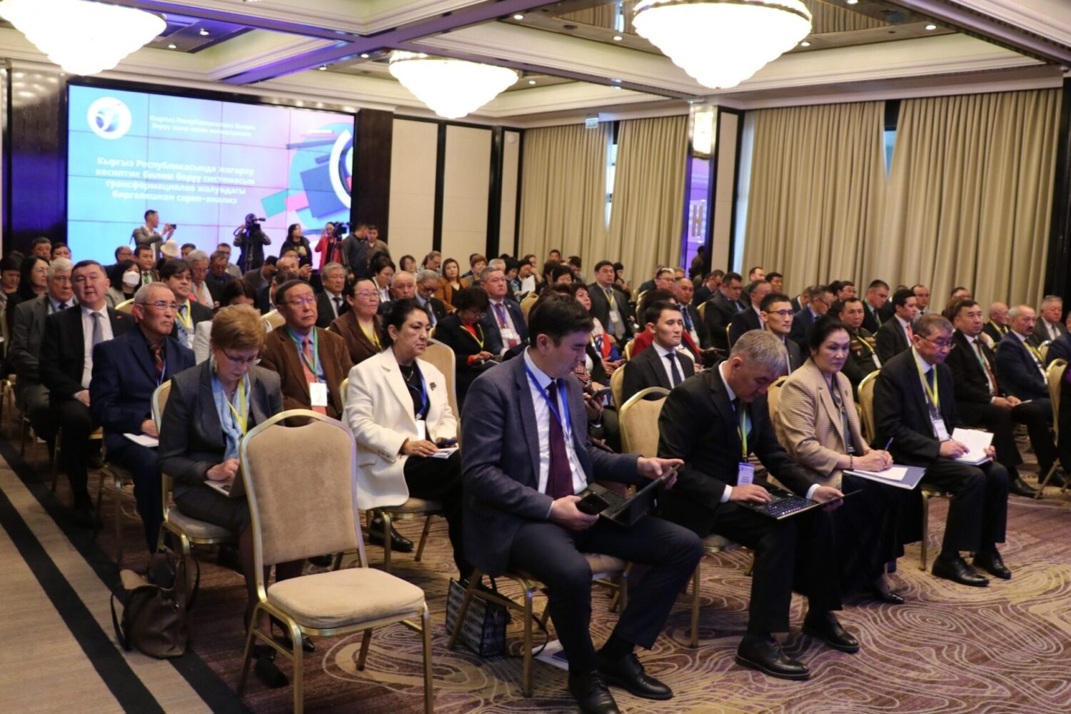 КАНЫБЕК ИМАНАЛИАЕВ: “КЫРГЫЗСТАН ӨЗҮНҮН КОНЦЕПТУАЛДЫК ЖАНА СТРАТЕГИЯЛЫК ДОКУМЕНТТЕРИН ИШТЕП ЧЫГУУДА ТУРУКТУУ ӨНҮГҮҮ МАКСАТТАРЫНА БАГЫТ АЛАТ”