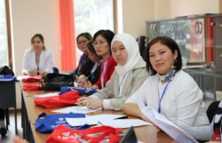 РАЙОНДУК БИЛИМ БЕРҮҮ БӨЛҮМДӨРҮНҮН МЕТОДИСТТЕРИ ОКУУ ТУРУНУН ЖҮРҮШҮНДӨ КӨНДҮМДӨРҮН ЖАКШЫРТЫШТЫ