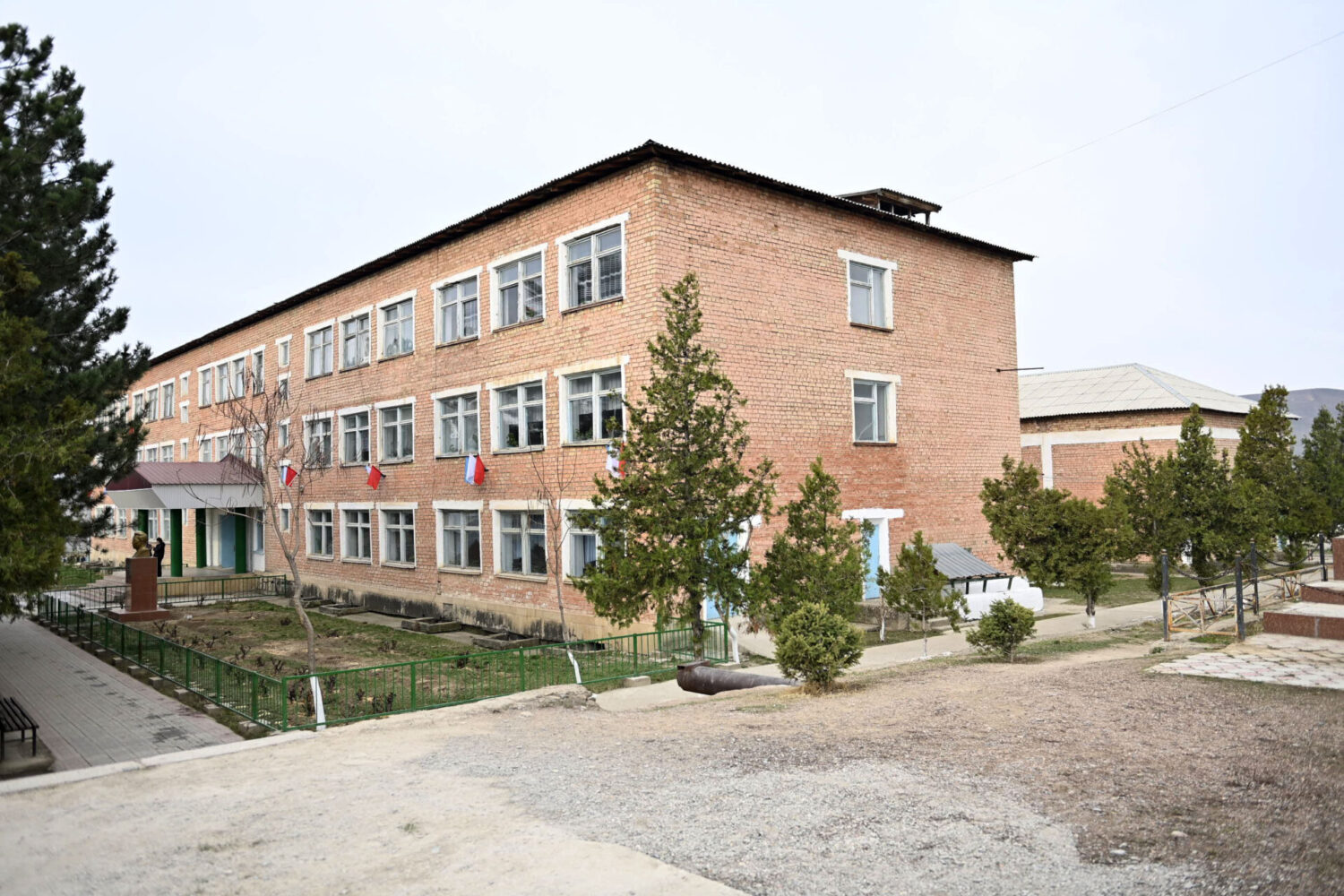 НУРЛАНБЕК ШАКИЕВДИН ИШ САПАРЫ ТОКТОГУЛ РАЙОНУНАН БАШТАЛДЫ