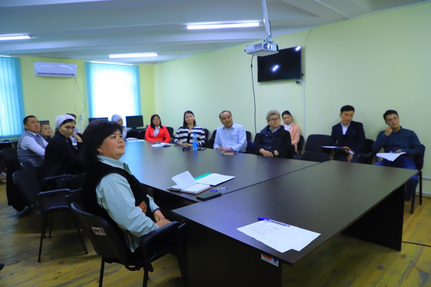 ОШТУДА ЖАШ ОКУМУШТУУЛАРГА АРНАЛГАН СЕМИНАР ӨТТҮ