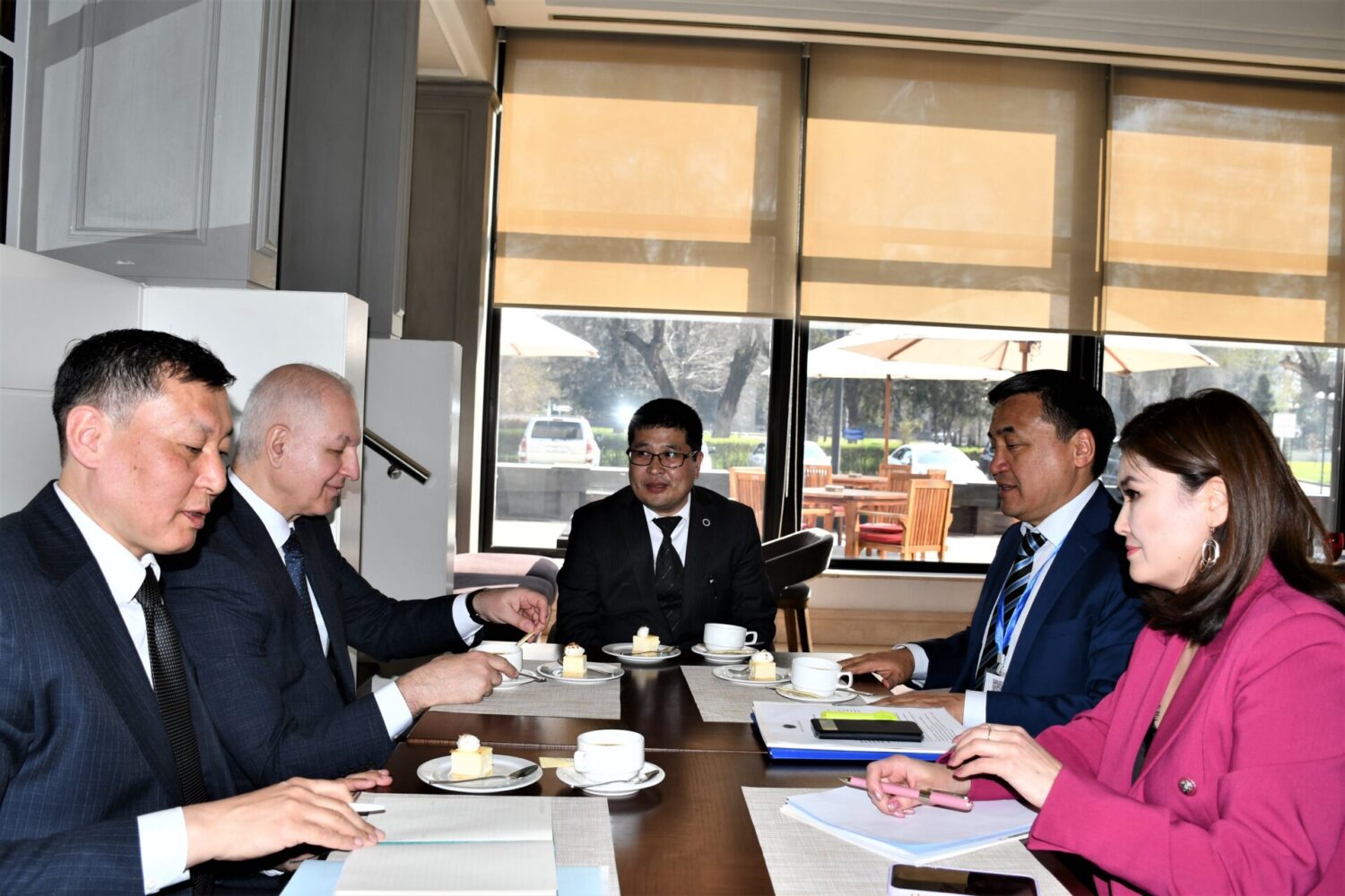 МИНИСТР ТҮРК АКАДЕМИЯСЫНЫН ПРЕЗИДЕНТИ МЕНЕН ЖОЛУКТУ