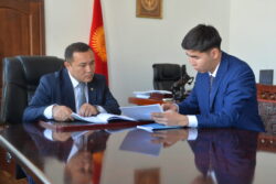 “МУГАЛИМДИН СТАТУСУ” ЖӨНҮНДӨГҮ МЫЙЗАМ ЖАЛАЛ-АБАД ШААРЫНДА КОЛДООГО АЛЫНДЫ