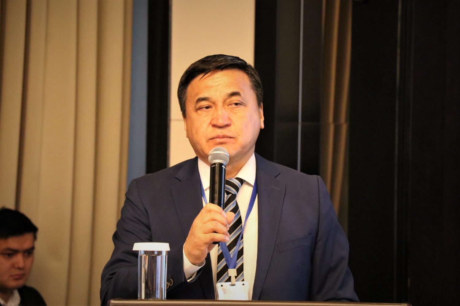 КАНЫБЕК ИМАНАЛИАЕВ: “КЫРГЫЗСТАН ӨЗҮНҮН КОНЦЕПТУАЛДЫК ЖАНА СТРАТЕГИЯЛЫК ДОКУМЕНТТЕРИН ИШТЕП ЧЫГУУДА ТУРУКТУУ ӨНҮГҮҮ МАКСАТТАРЫНА БАГЫТ АЛАТ”