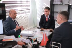 ГОВИНД ДЕСАИ, IMPERIAL ENGLISH COMPANY мекемесинин  директору, Улуу Британия: “МАГА КЫРГЫЗДАРДЫН БИЛИМ АЛУУГА ДИЛГИРЛИГИ ЖАКТЫ”