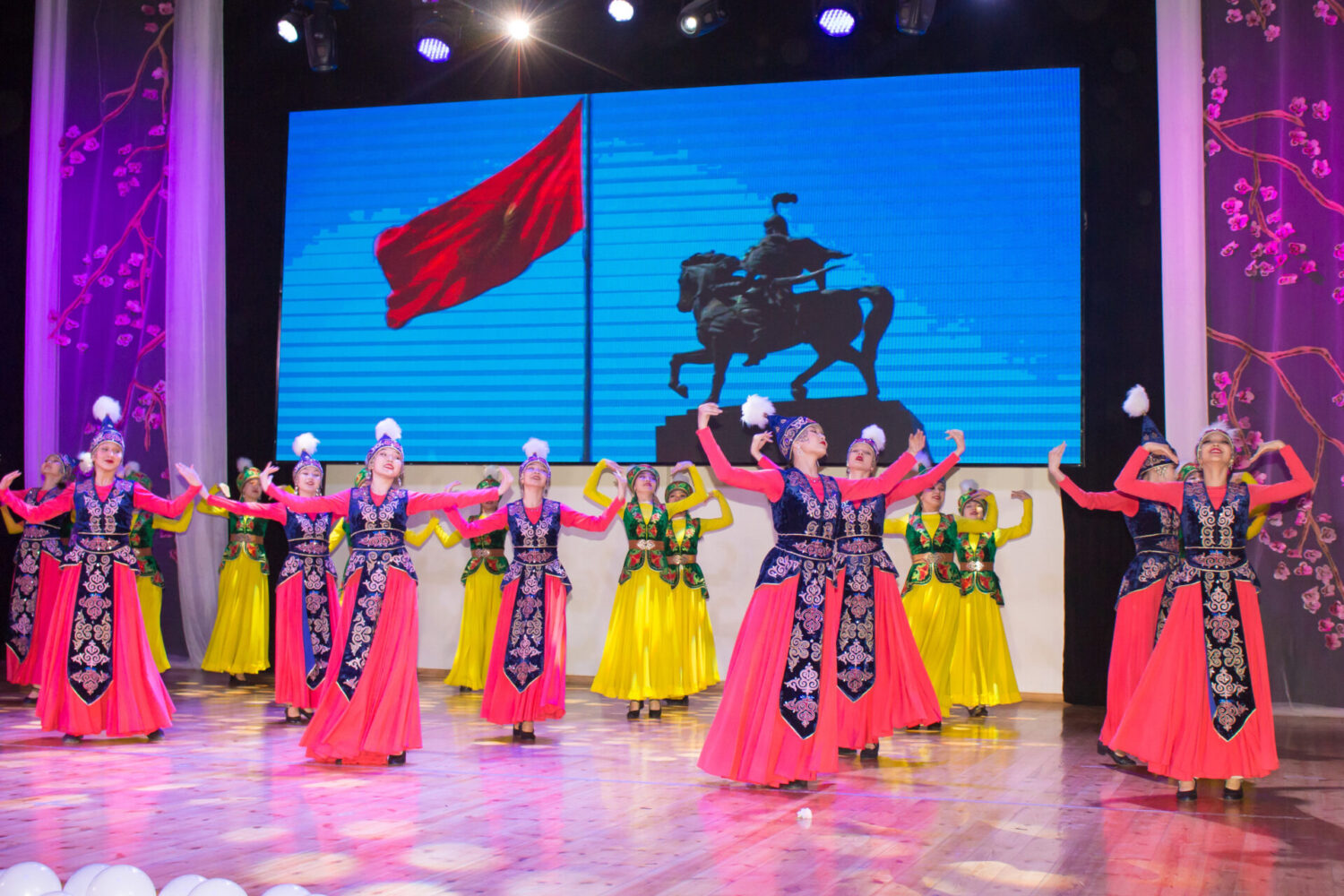 НООРУЗ — ЖАЗДЫН ЖАНА КАЙРА ЖАРАЛУУНУН МАЙРАМЫ