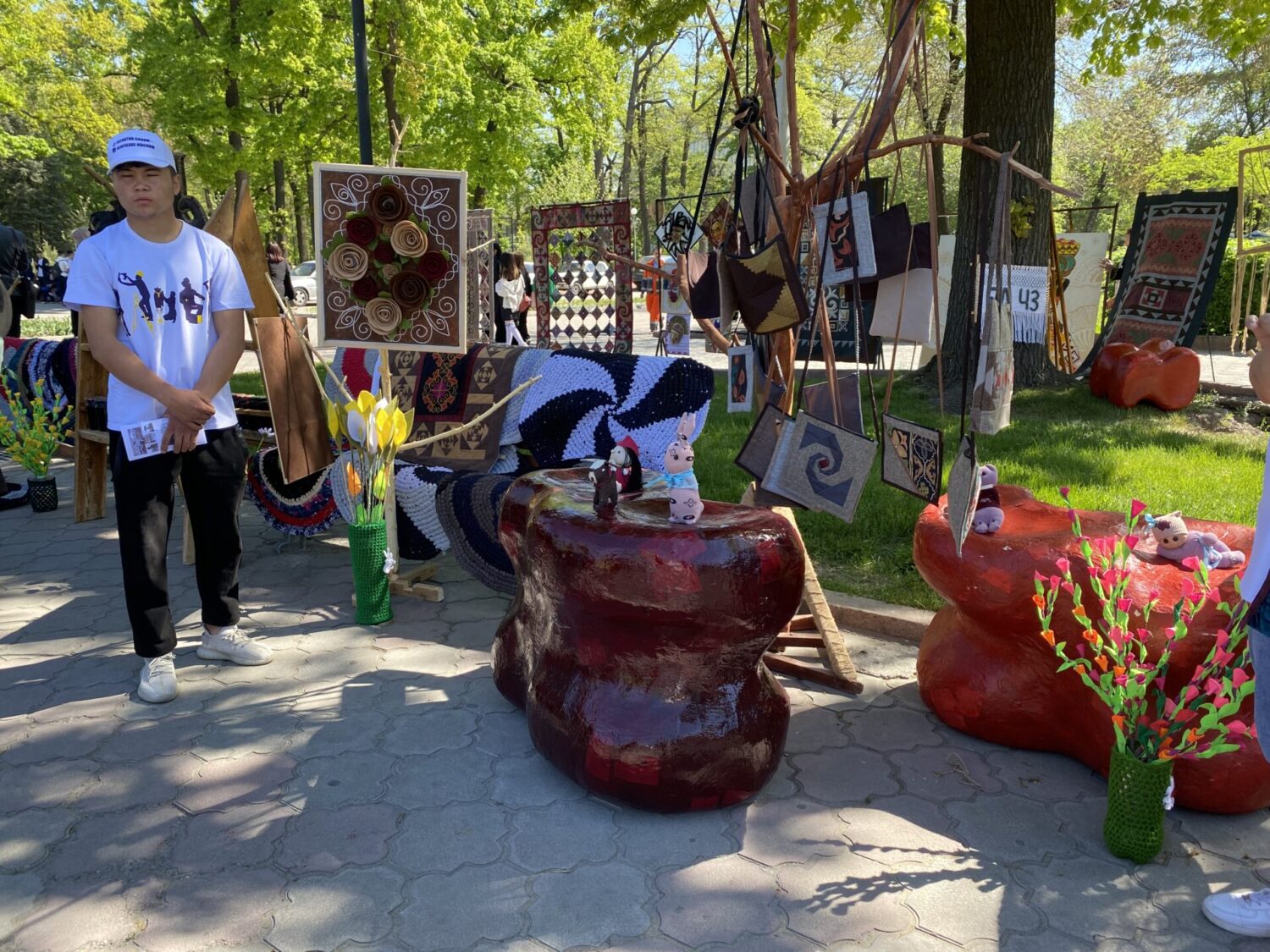 БИШКЕКТЕ АРТЫКЧЫЛЫКТУУ АДИСТИКТЕР ЖАНА КЕСИПТЕР ФЕСТИВАЛЫ ӨТҮҮДӨ