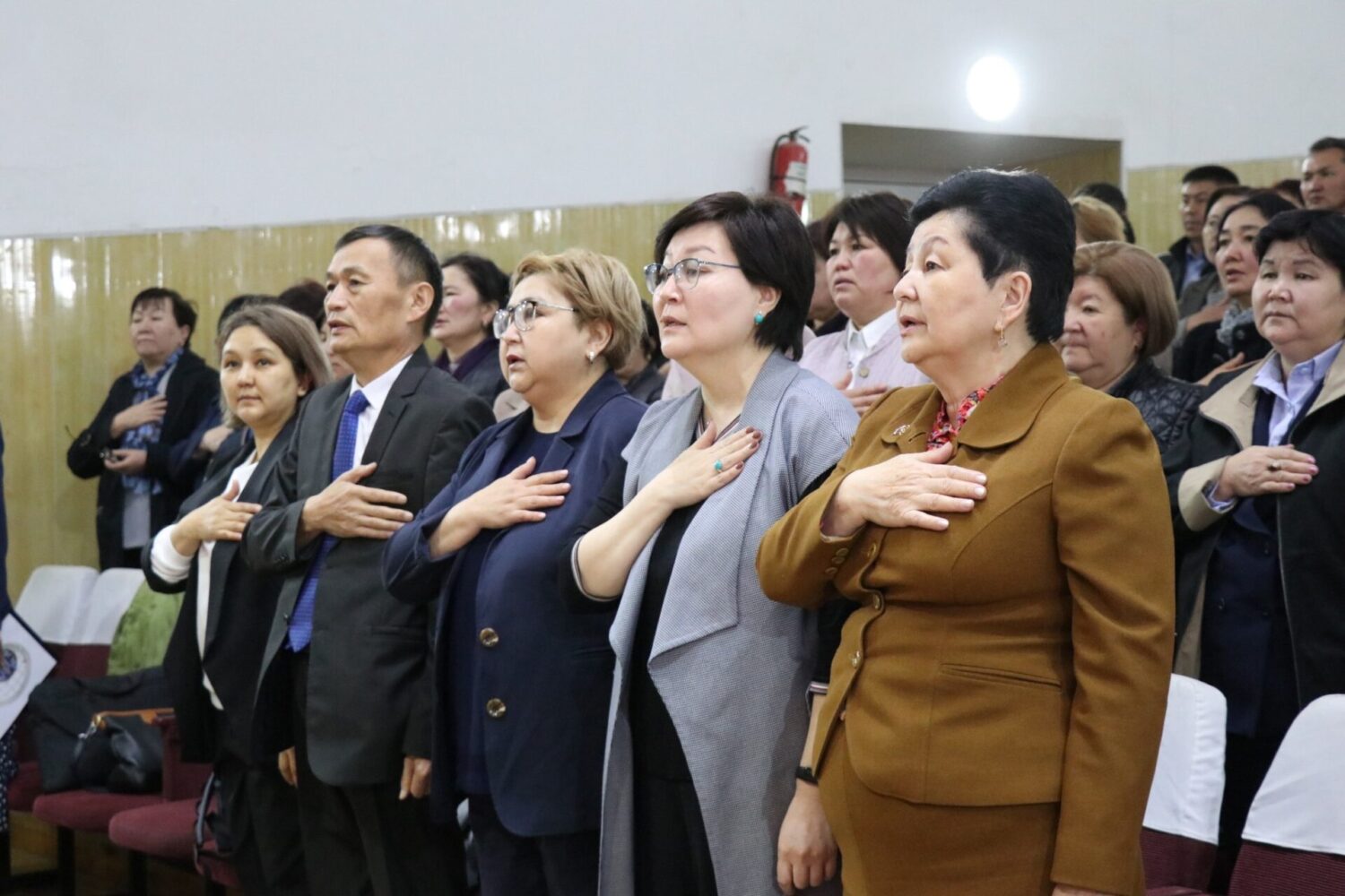 ЫСЫК-КӨЛ ОБЛУСУНУН ЖАЛПЫ БИЛИМ БЕРҮҮ УЮМДАРЫНЫН ДИРЕКТОРЛОРУ ҮЧҮН 2 КҮНДҮК ОКУТУУ БАШТАЛДЫ