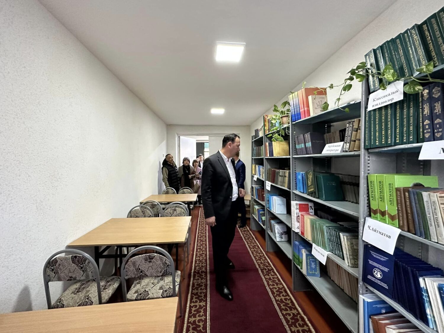 КММИУнун ЖАТАКАНАСЫНДА КИТЕПКАНА АЧЫЛДЫ