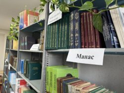 КММИУнун ЖАТАКАНАСЫНДА КИТЕПКАНА АЧЫЛДЫ