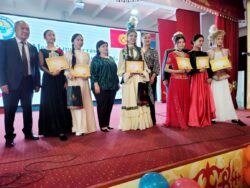 «МЕН – КЫРГЫЗСТАНДЫКМЫН ЖАНА АНЫ МЕНЕН СЫЙМЫКТАНАМ!» СЫНАГЫНЫН АЙМАКТЫК ТУРЛАРЫ ӨТҮҮДӨ