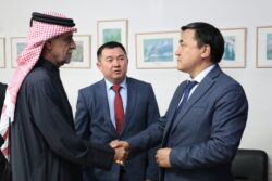 МИНИСТР КАТАРДЫН ЭЛЧИСИ МЕНЕН ЖОЖдордун КЫЗМАТТАШТЫГЫН ТАЛКУУЛАДЫ