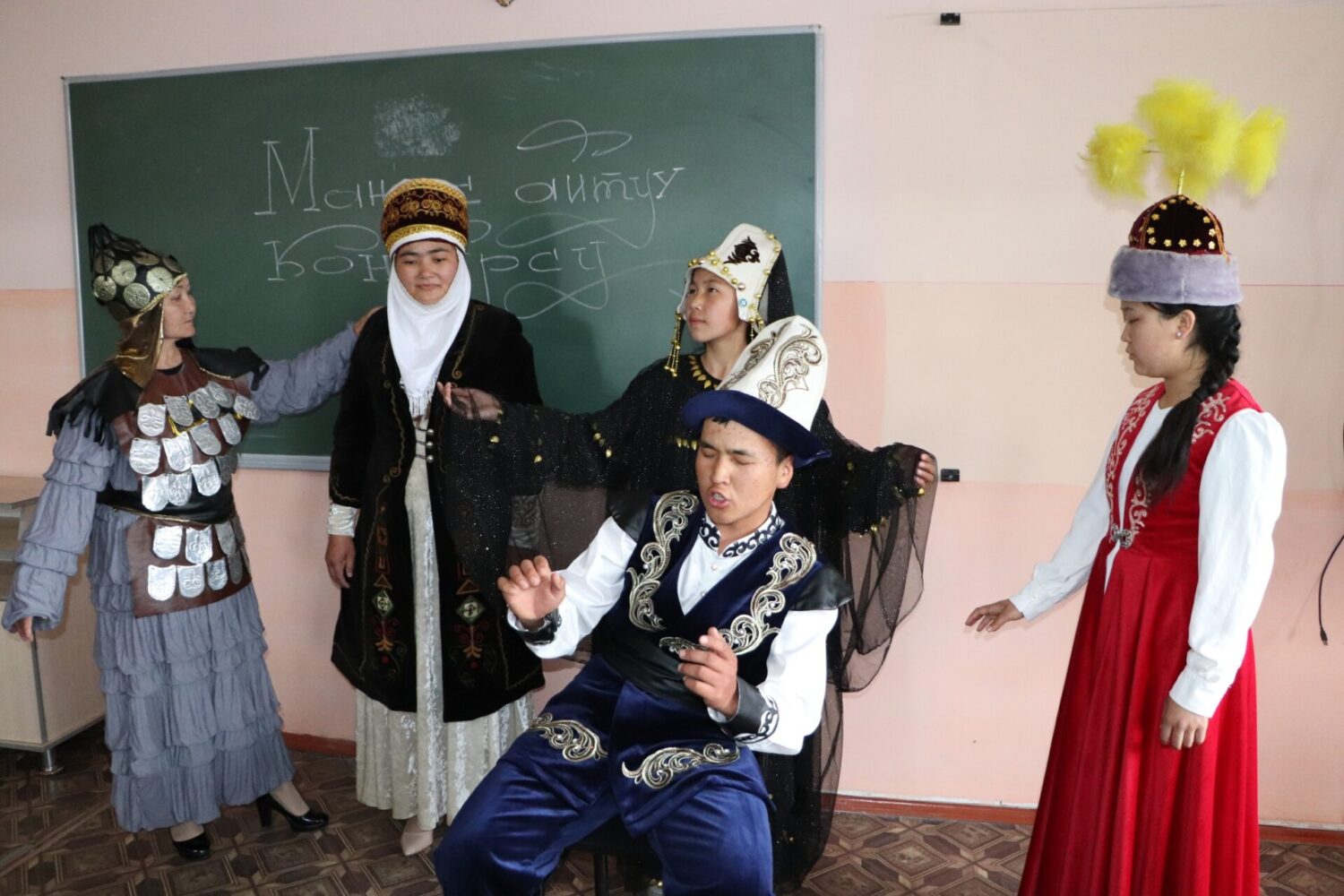 ОКУУЧУЛАР АРАСЫНДАГЫ “ЖАШ МАНАСЧЫ” СЫНАГЫНЫН ОБЛУСТУК ЭТАБЫ ӨТТҮ