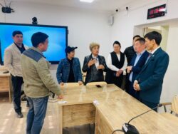 МИНИСТР ЫСЫК-КӨЛ ИНДУСТРИАЛДЫК-ПЕДАГОГИКАЛЫК КОЛЛЕДЖИНЕ БАРДЫ