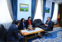 КЫРГЫЗСТАНДЫН ЖОЖдору ПУАТЬЕ УНИВЕРСИТЕТИ МЕНЕН КЫЗМАТТАШТЫКТЫ БЕКЕМДӨӨДӨ