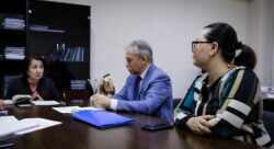 ТОКТОБҮБҮ АШЫМБАЕВА ЖАЛПЫ БИЛИМ БЕРҮҮ УЮМДАРЫНДАГЫ ЫСЫК ТАМАК МАСЕЛЕСИН ТАЛКУУЛАДЫ