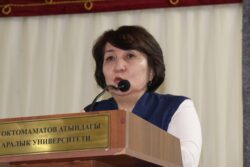 ЖАЛАЛ-АБАД ОБЛУСУНУН ЖАЛПЫ БИЛИМ БЕРҮҮ УЮМДАРЫНЫН ДИРЕКТОРЛОРУ ҮЧҮН ЭКИ КҮНДҮК ОКУТУУ БАШТАЛДЫ