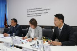 МИНИСТР GIZтин ӨКҮЛДӨРҮ МЕНЕН КЕСИПТИК БИЛИМ БЕРҮҮНҮ ӨНҮКТҮРҮҮНҮ ТАЛКУУЛАДЫ
