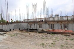 КАНЫБЕК ИМАНАЛИЕВ ЖАМУнун ИШМЕРДҮҮЛҮГҮ МЕНЕН ТААНЫШТЫ