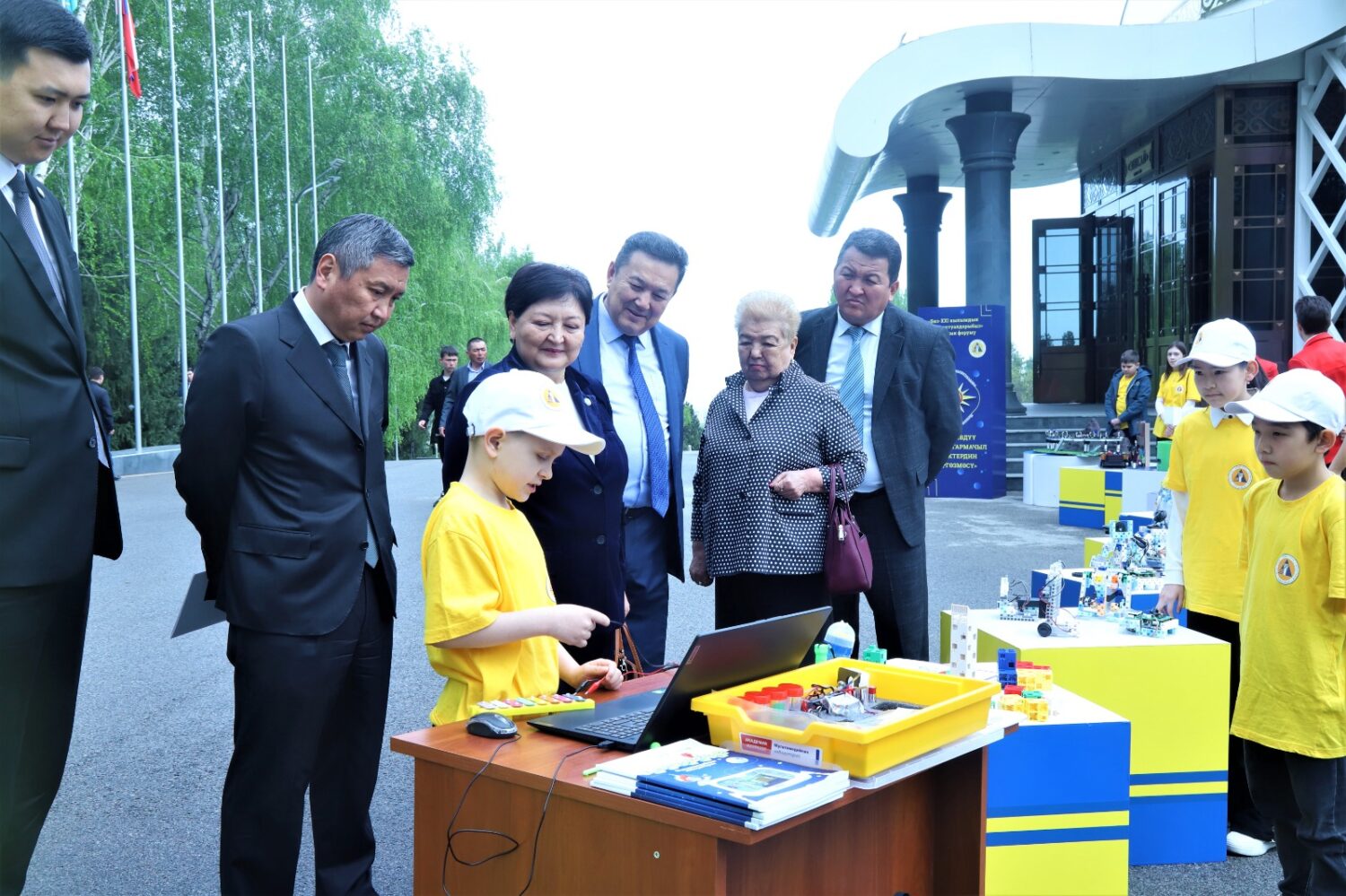 УЛАНБЕК УСЕКОВ “БИЗ – XXI КЫЛЫМДЫН ИНТЕЛЛЕКТУАЛДАРЫ” ФОРУМУНУН АЧЫЛЫШЫНА КАТЫШТЫ