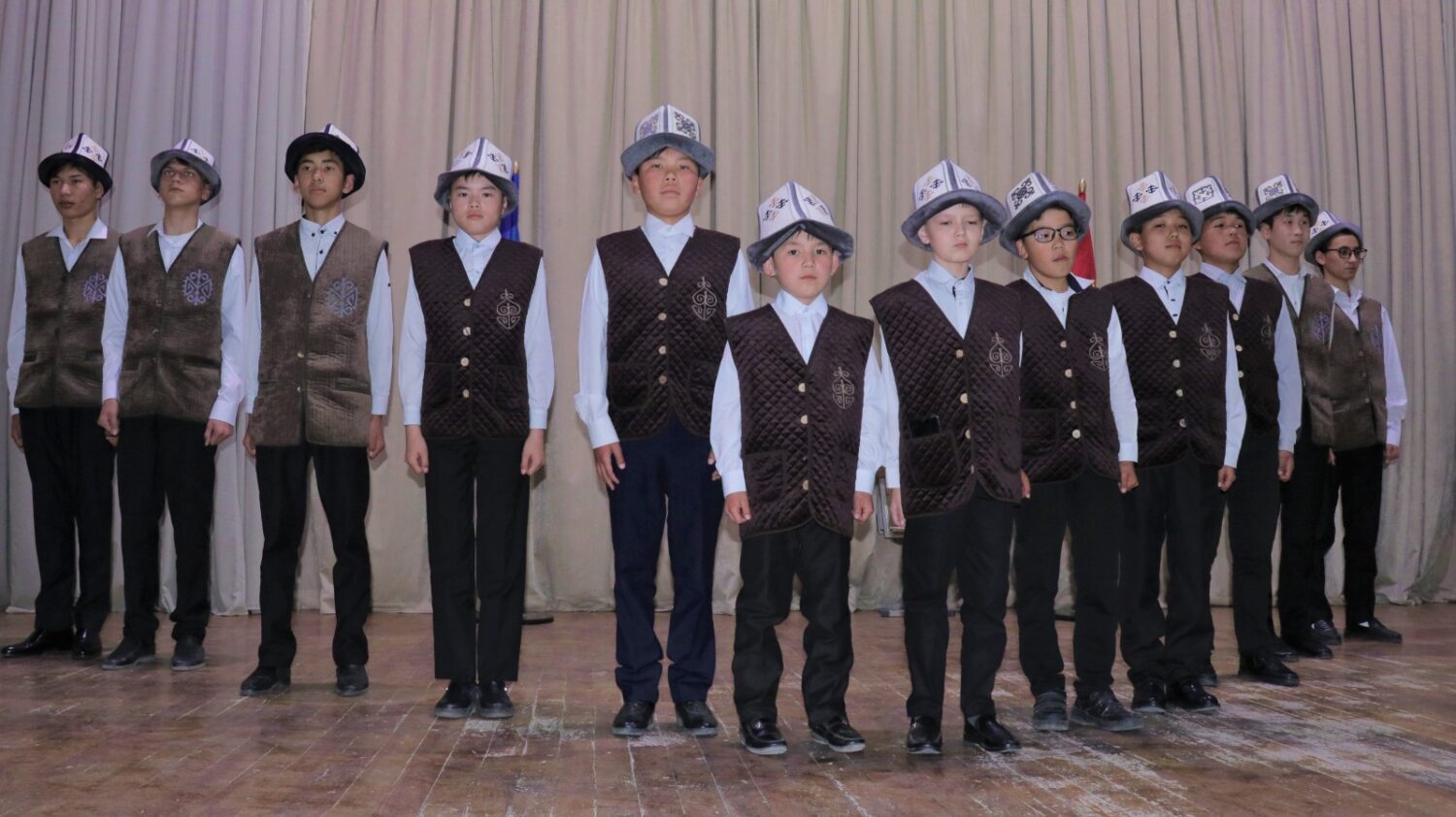 УЛАНБЕК УСЕКОВ “БИЗ – XXI КЫЛЫМДЫН ИНТЕЛЛЕКТУАЛДАРЫ” ФОРУМУНУН АЧЫЛЫШЫНА КАТЫШТЫ