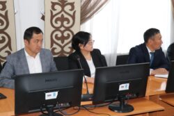 ТОКТОБҮБҮ АШЫМБАЕВА ОШ ОБЛУСУНУН БИЛИМ БЕРҮҮ БӨЛҮМДӨРҮНҮН ЖЕТЕКЧИЛЕРИ МЕНЕН ЖОЛУГУШТУ