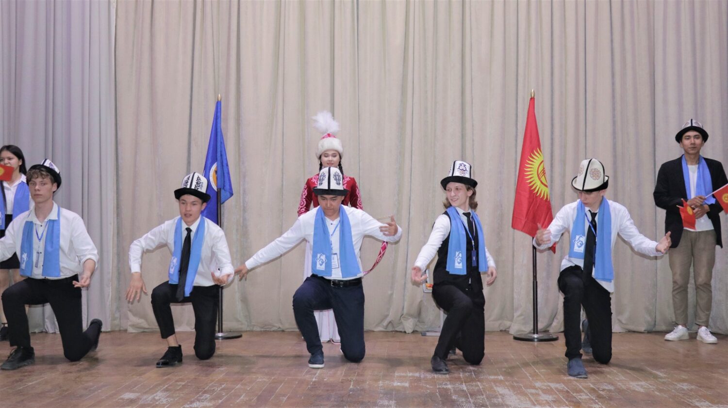 УЛАНБЕК УСЕКОВ “БИЗ – XXI КЫЛЫМДЫН ИНТЕЛЛЕКТУАЛДАРЫ” ФОРУМУНУН АЧЫЛЫШЫНА КАТЫШТЫ